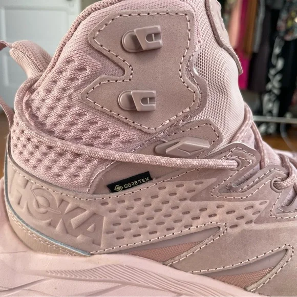 Hoka Women's Anacapa Mid GTX hiking boots in the color Pale Mauve/Pink - Picture 8 of 8